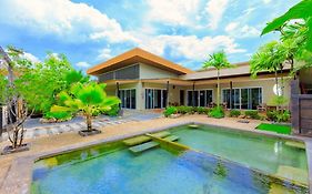 Saline Hot Spring Resort นำ้พุร้อนเค็ม รีสอร์ท